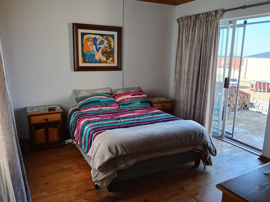 3 Bedroom Property for Sale in Wavecrest Eastern Cape